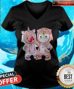 Nice Baby Pig And Unicorn Best Friends V-neckNice Baby Pig And Unicorn Best Friends V-neck