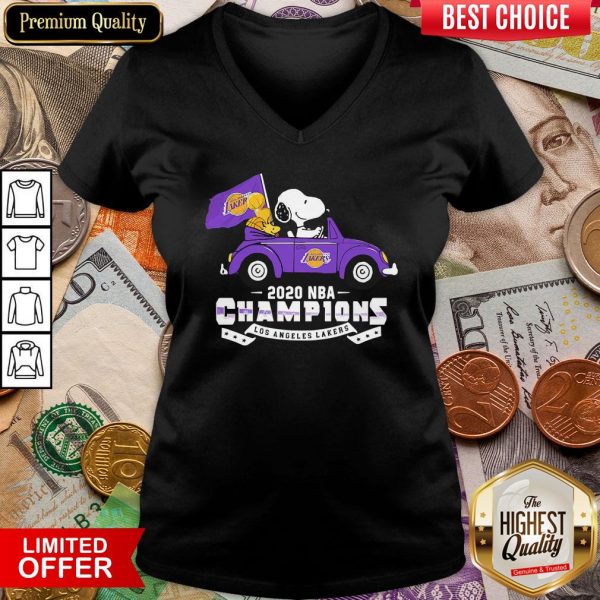 Snoopy And Woodstock Driving Los Angeles Lakers Car 2020 NBA Champions V-neck