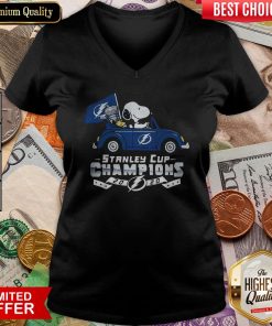 Snoopy And Woodstock Stanley Cup Champions 2020 V-neck