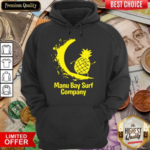 Awesome Manu Bay Surf Gold Surfing Pineapple 11 Hoodie